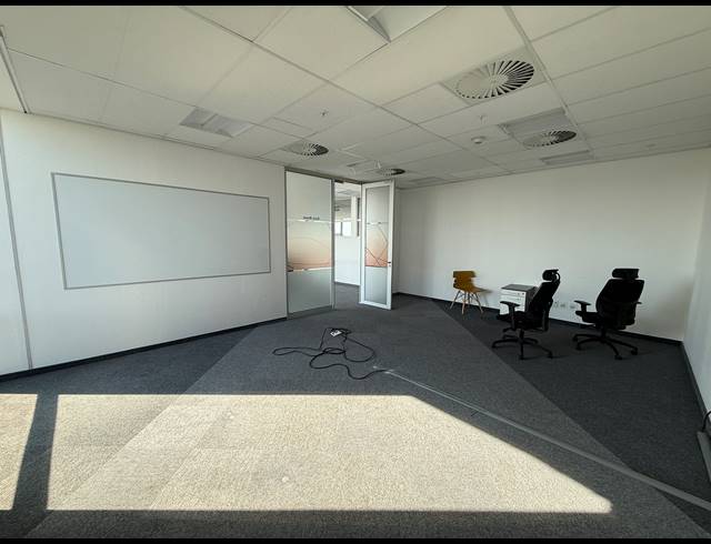718M² OFFICE TO LET IN ROSEBANK